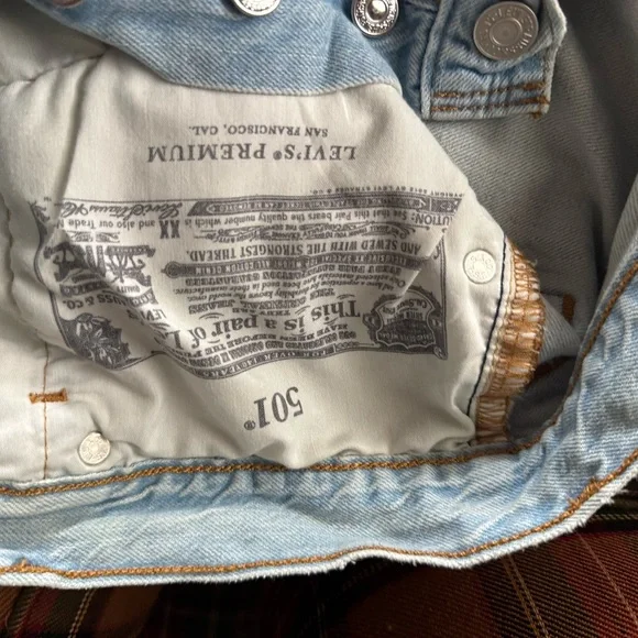 Levi’s Premium 501 Distressed Cutoff Shorts W26 Light Wash Button Fly Denim - Picture 5 of 5